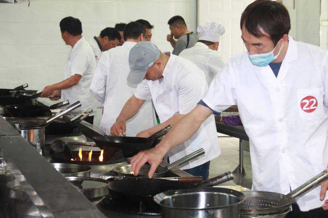 厨师培训短期班学校有哪些_厨师培训学校短期班_厨师短期培训班要多少学费