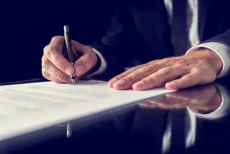 合同见证人签名在乙方拦_签完合同甲方不给乙方合同_乙方有2人的合同范本